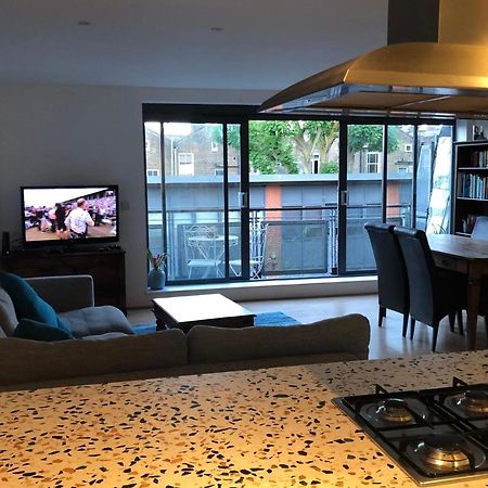 لندن Spacious, Bright And Modern Flat In Holloway المظهر الخارجي الصورة